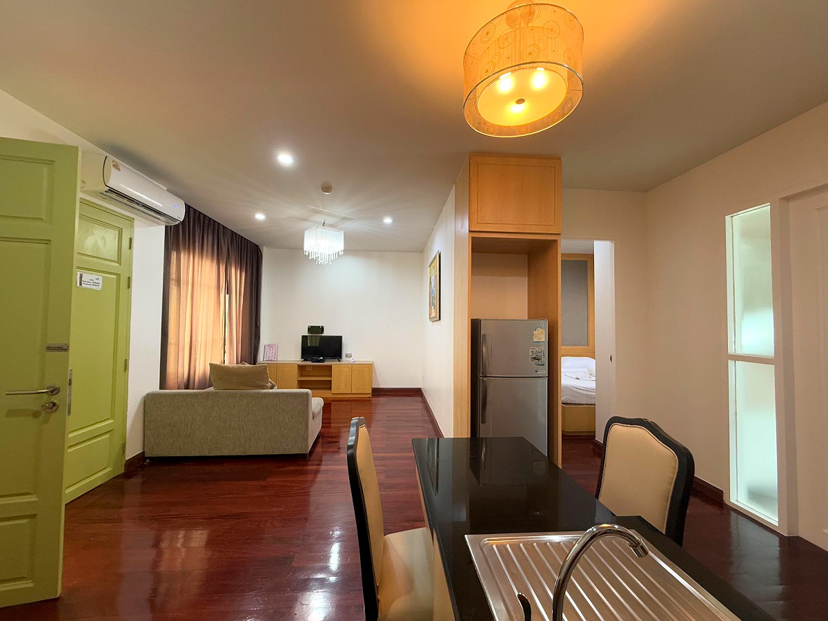 Pictures of GreenView Ekkamai 10 20/41