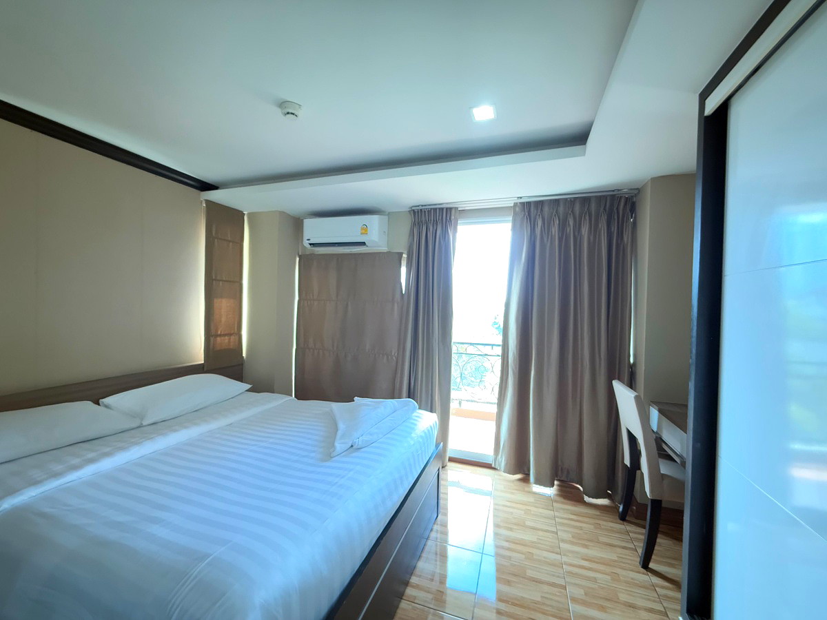 Pictures of GreenView Ekkamai 10 19/41