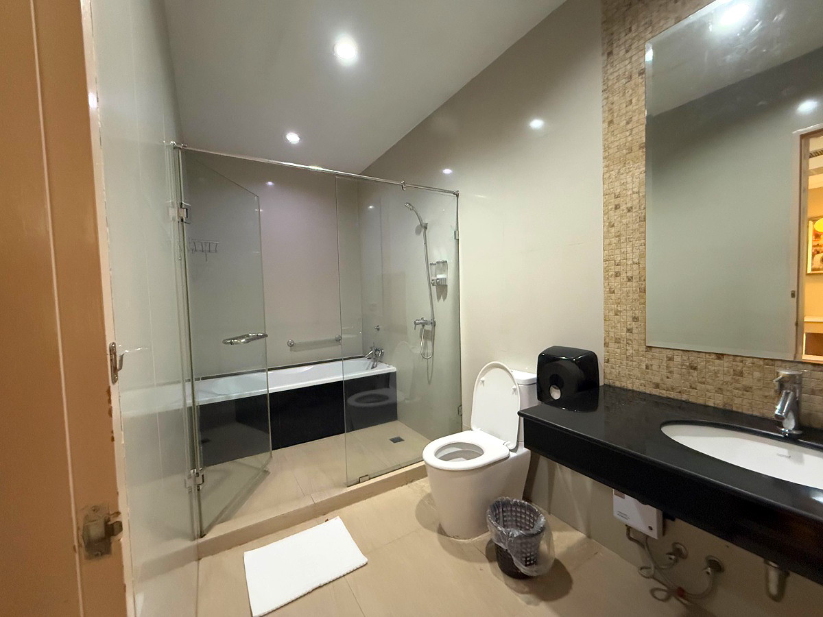 Pictures of GreenView Ekkamai 10 37/41