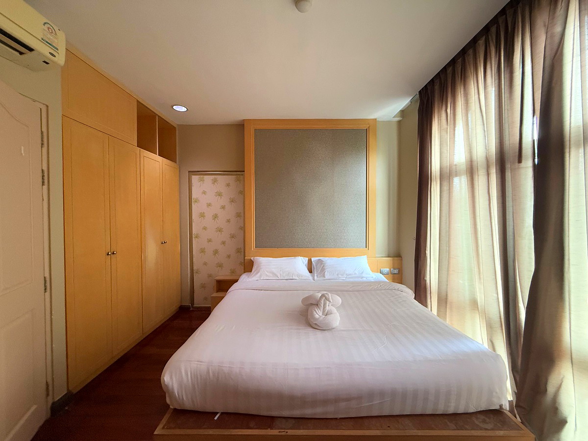 Pictures of GreenView Ekkamai 10 36/41