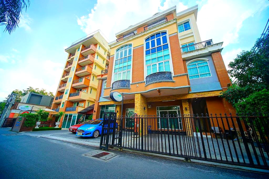 Pictures of GreenView Ekkamai 10 1/41