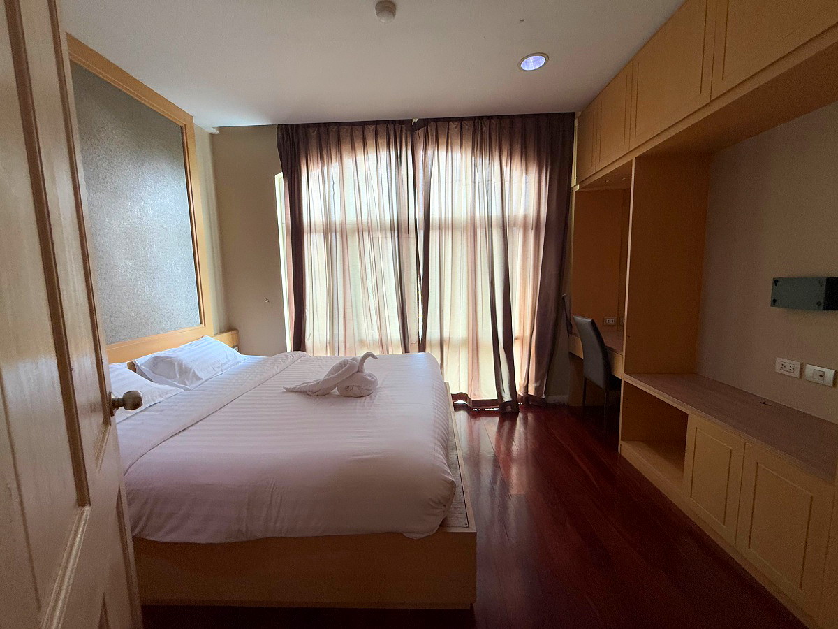 Pictures of GreenView Ekkamai 10 35/41