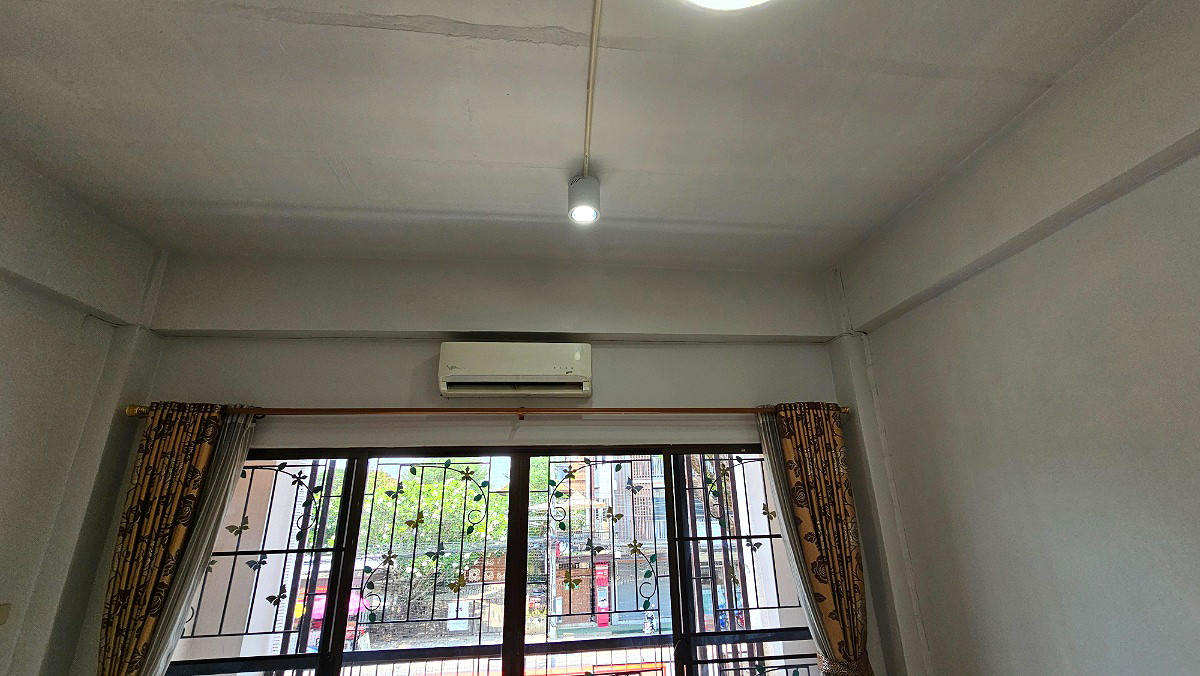 Pictures of Commercial building near Vachiralai School 4/12