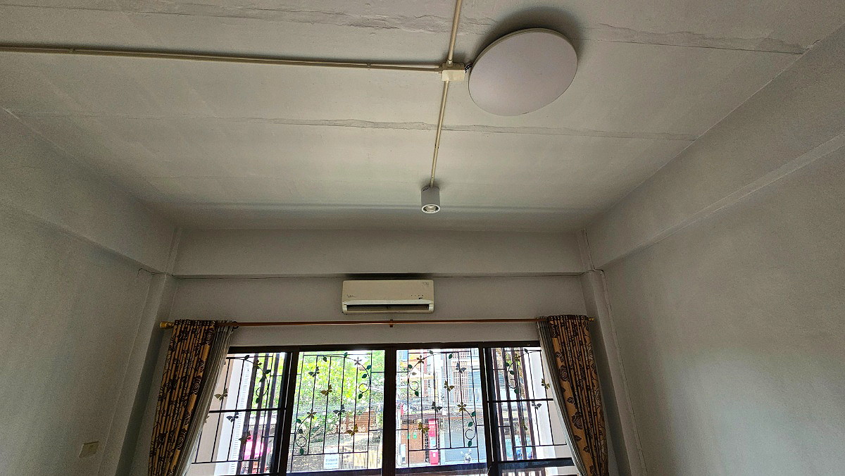 Pictures of Commercial building near Vachiralai School 2/12