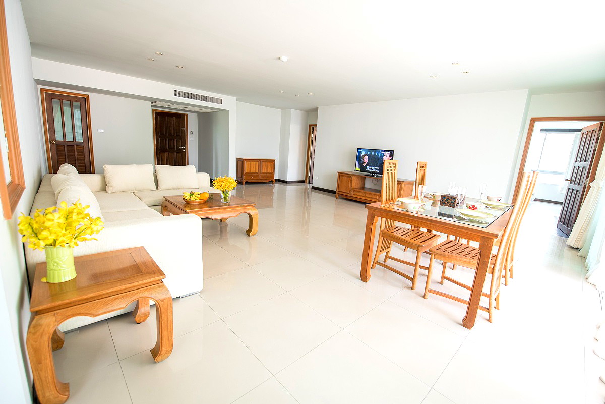 Pictures of Baan Thirapa 11/22