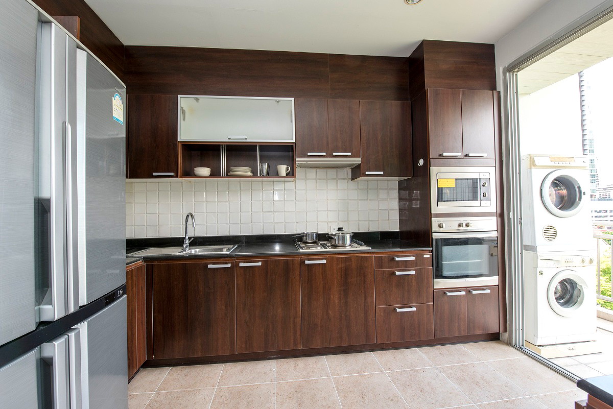 Pictures of Baan Thirapa 10/22