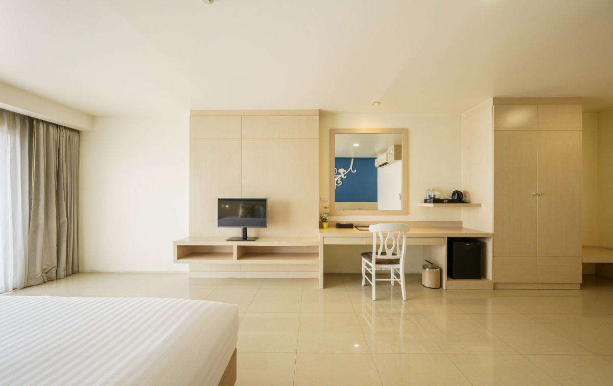 Condo — photo 2
