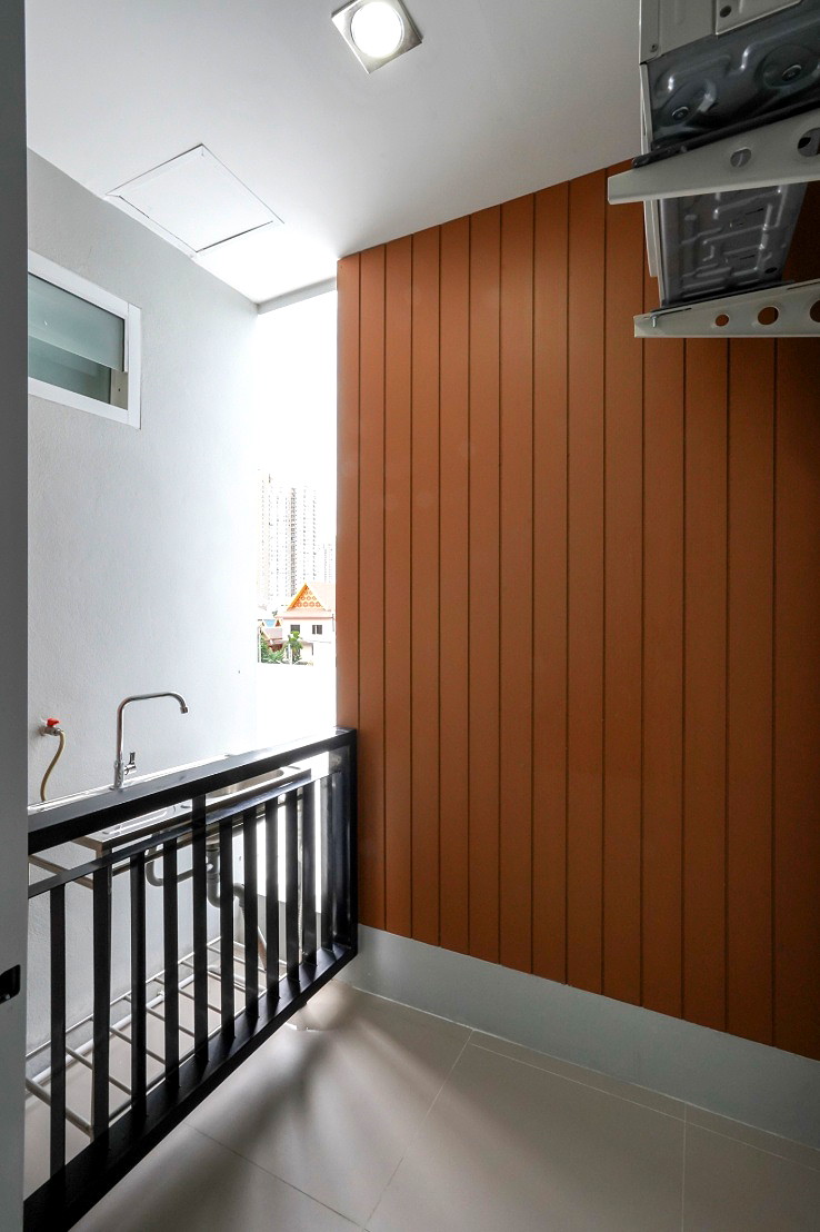 Pictures of THANAKUL APARTMENT 10/19