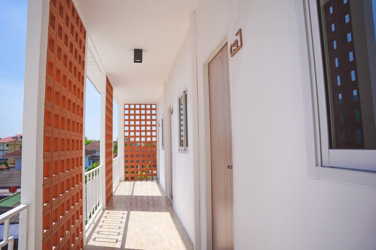 Condo — photo 3