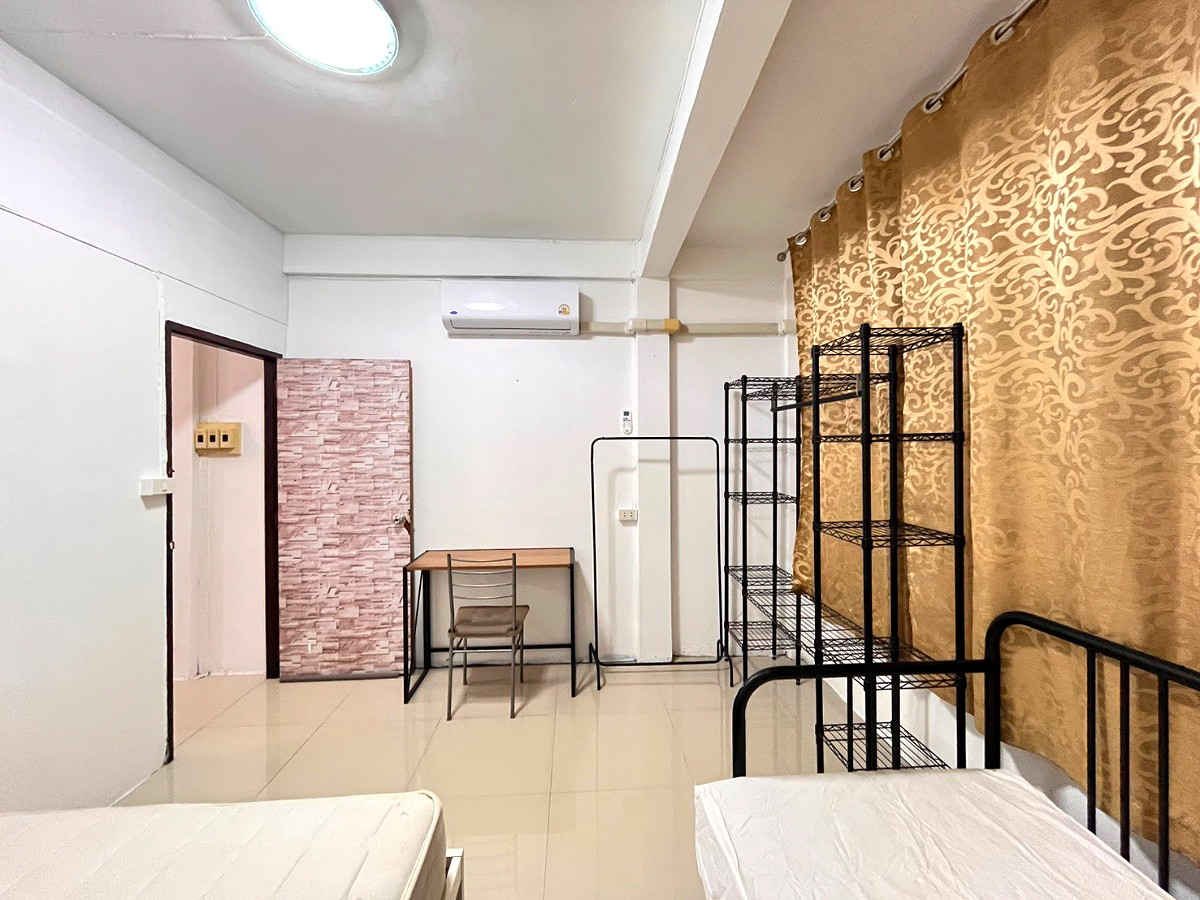 รูปภาพ ห้องพักส่วนตัวขนาดใหญ่ 1 ห้องนอน 1 ห้องนั่งเล่น ห้องน้ำในตัว พร้อมเฟอร์แอร์ ตู้เย็น ใกล้BTSสะพานควาย | อพาร์ทเม้นท์ หอพัก ที่พัก ห้องพัก - รูปที่ 2/11