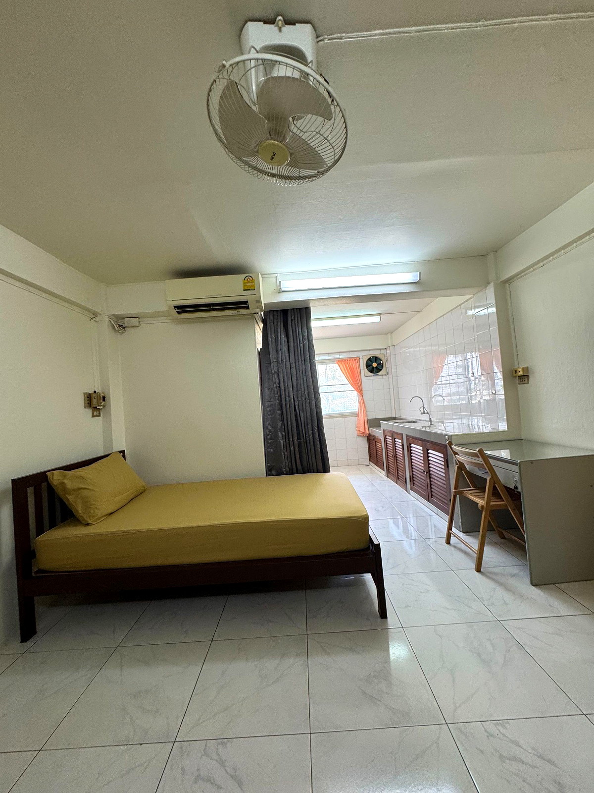 Pictures of PRACHA Dormitory 28 5/11