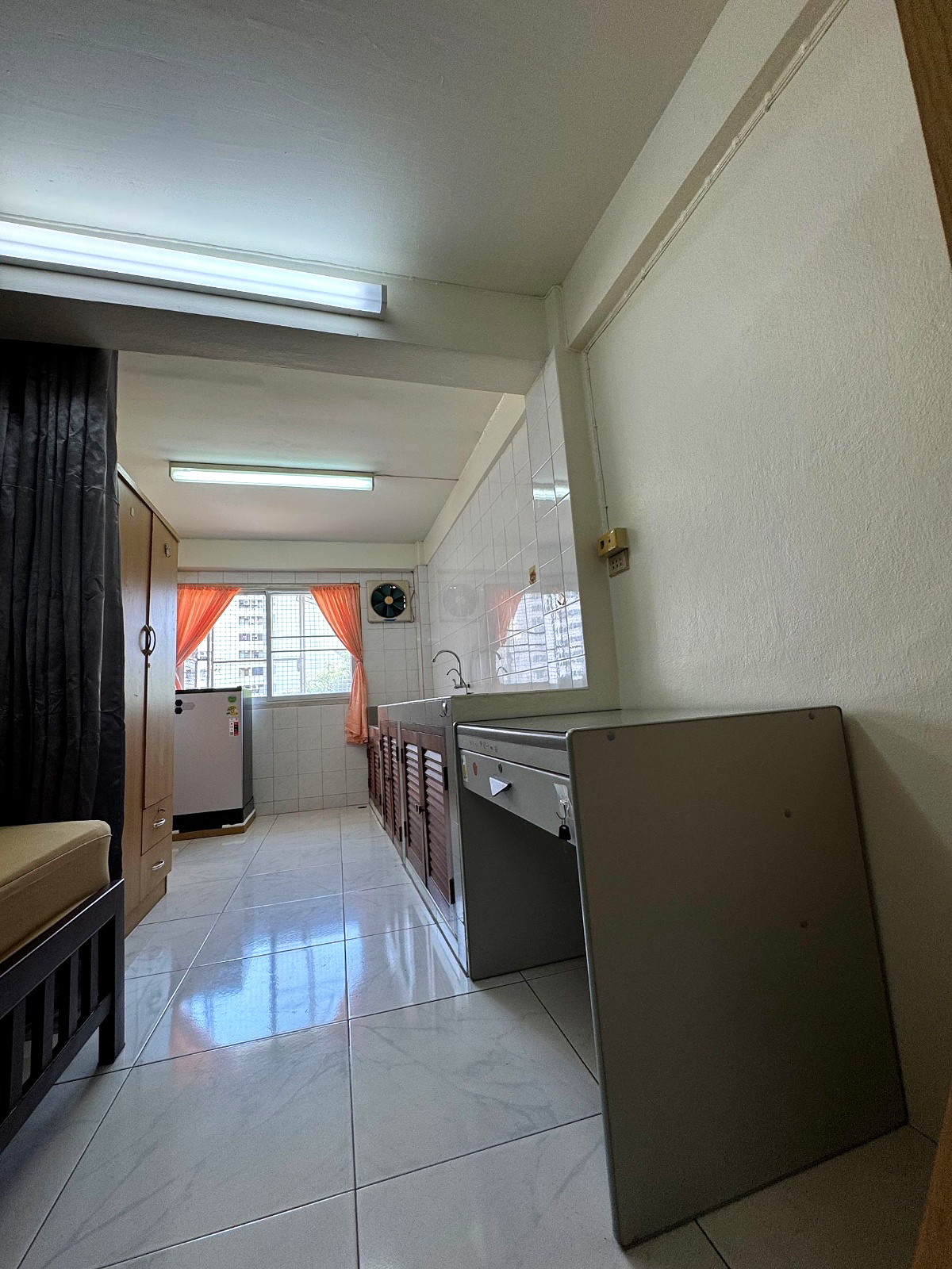 Pictures of PRACHA Dormitory 28 7/11