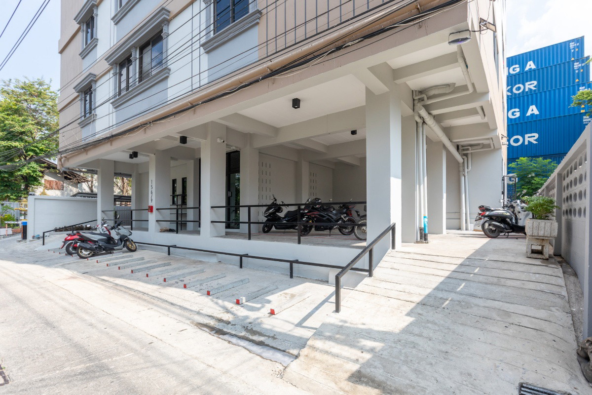 Condo · Bang Phli — photo 5