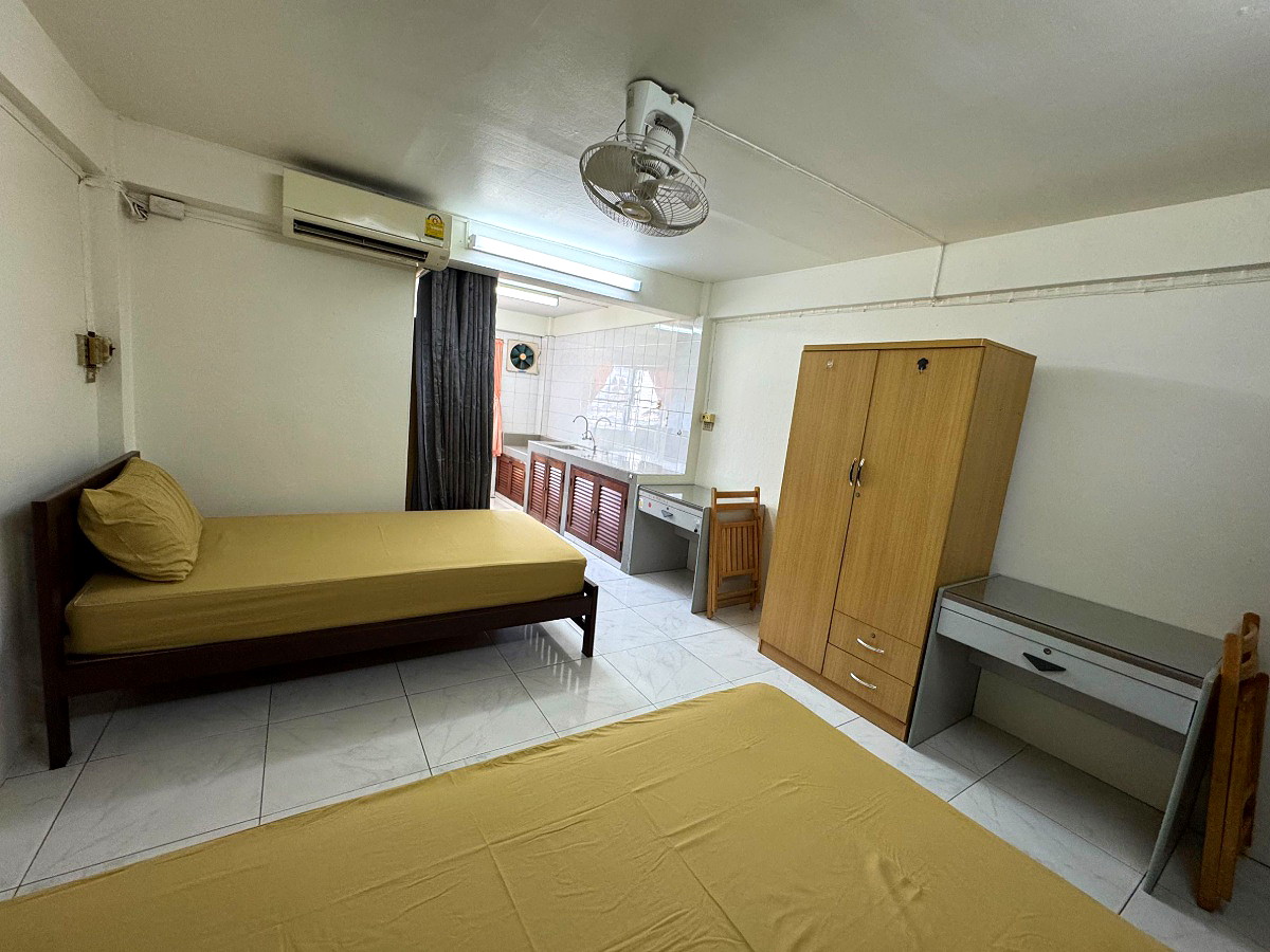 Pictures of PRACHA Dormitory 28 6/11