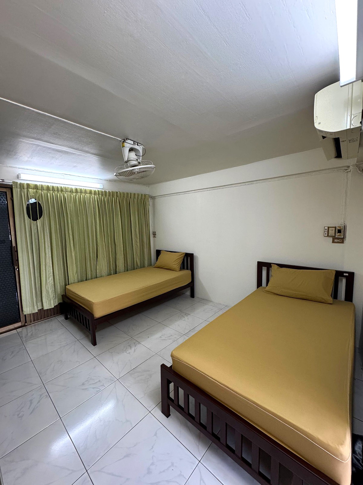 Pictures of PRACHA Dormitory 28 10/11
