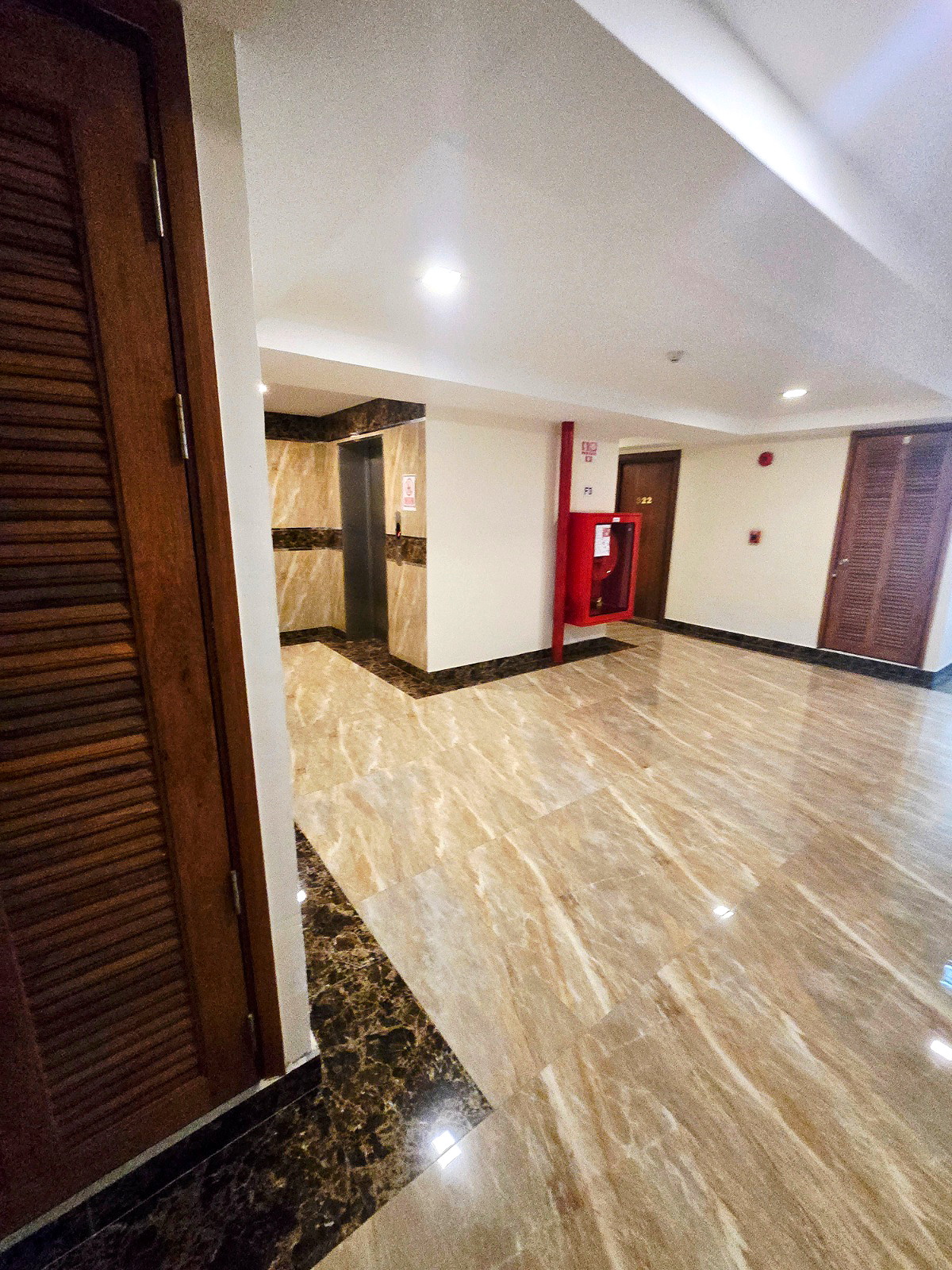 Pictures of Clubroyal wongamat pattaya  8/11