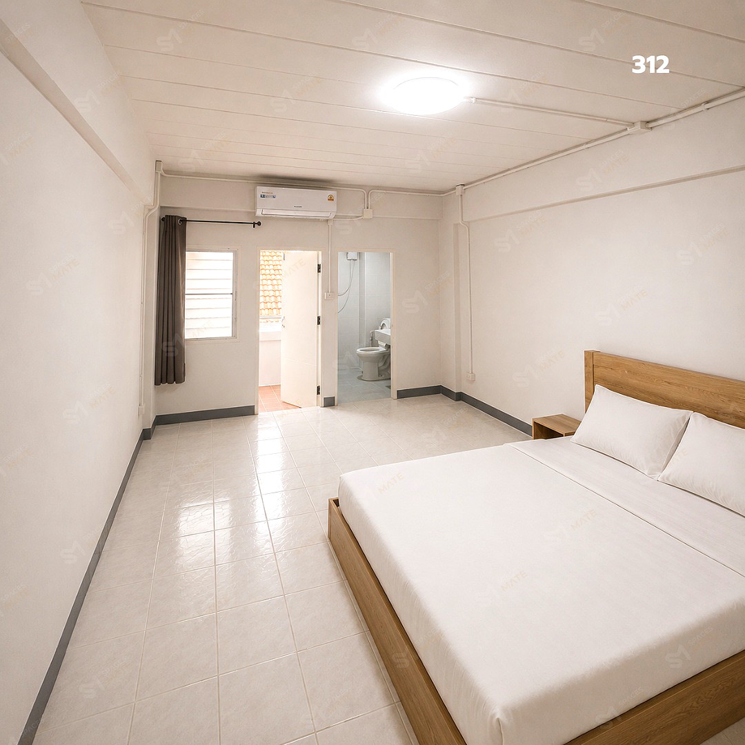 Pictures of Domthong Apartment: Near Safe One Go Market & BTS Yaek Kor Por Aor 12/16