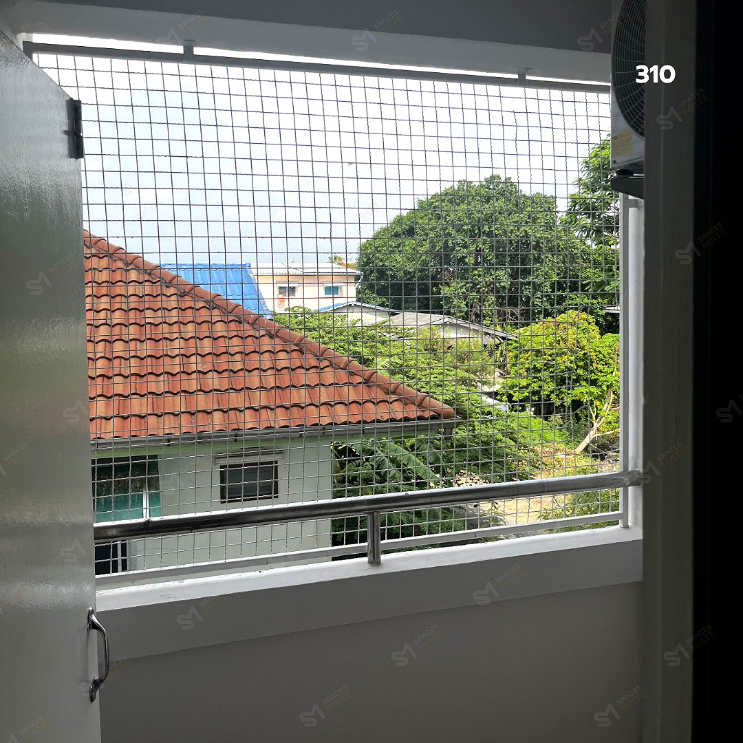 Pictures of Domthong Apartment: Near Safe One Go Market & BTS Yaek Kor Por Aor 8/16