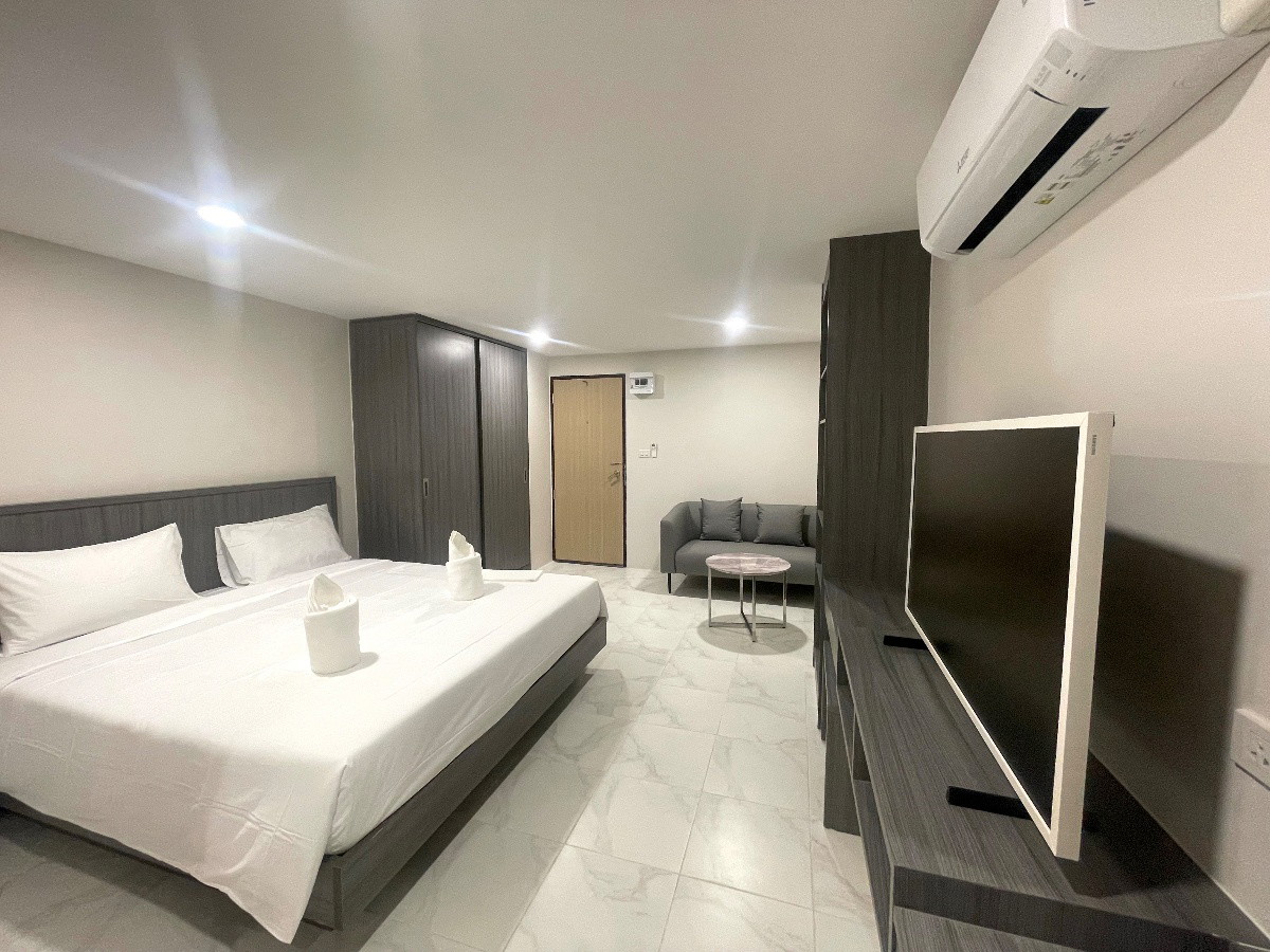 Condo · Bang Rak, bangkok — photo 2