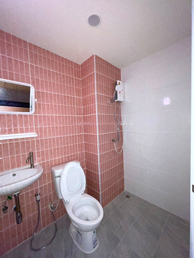 Pictures of Kitkamol Place 9/11