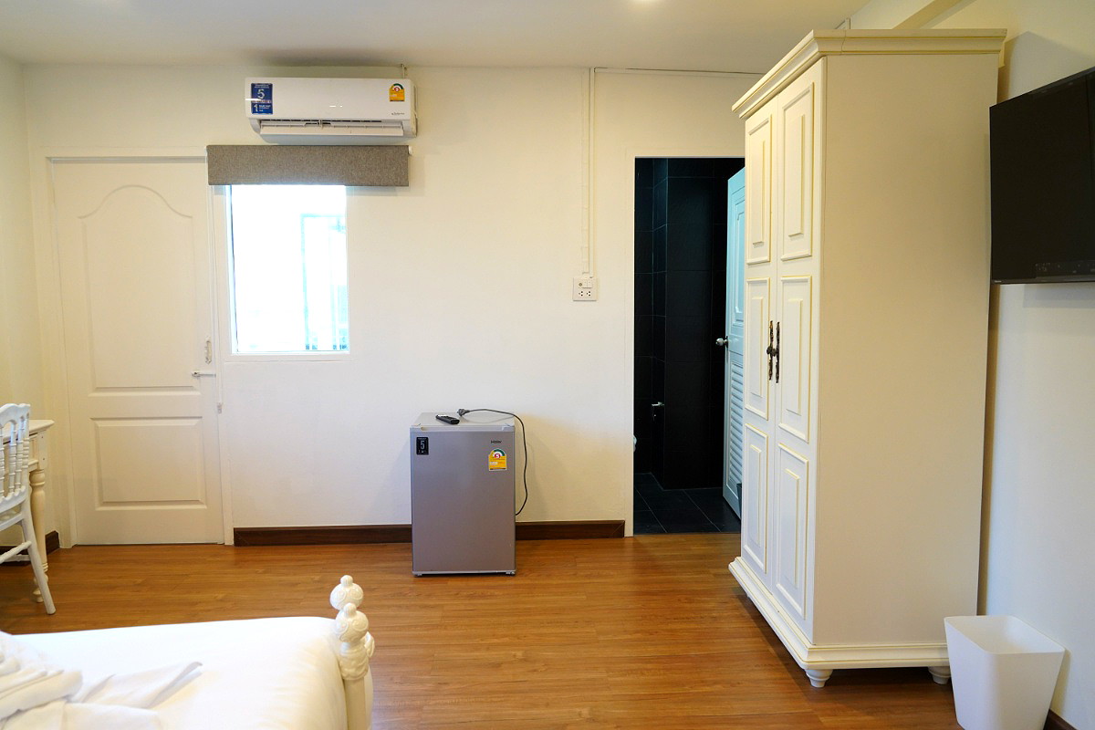 Pictures of RoomQuest Ratchada AI Hotel Opsian Technologies 4/11