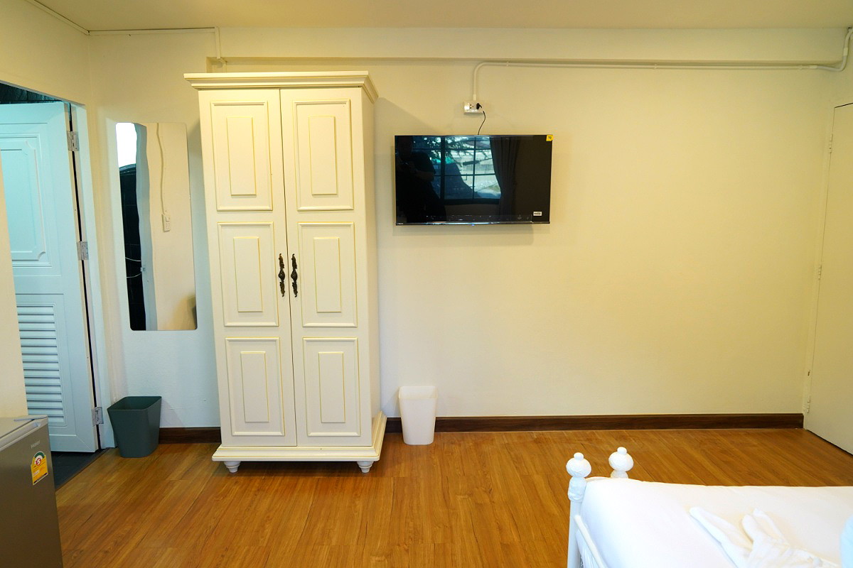 Pictures of RoomQuest Ratchada AI Hotel Opsian Technologies 5/11