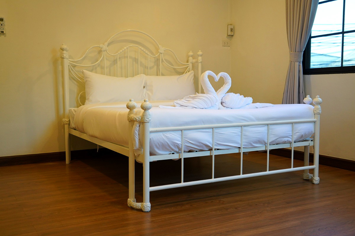 Pictures of RoomQuest Ratchada AI Hotel Opsian Technologies 7/11