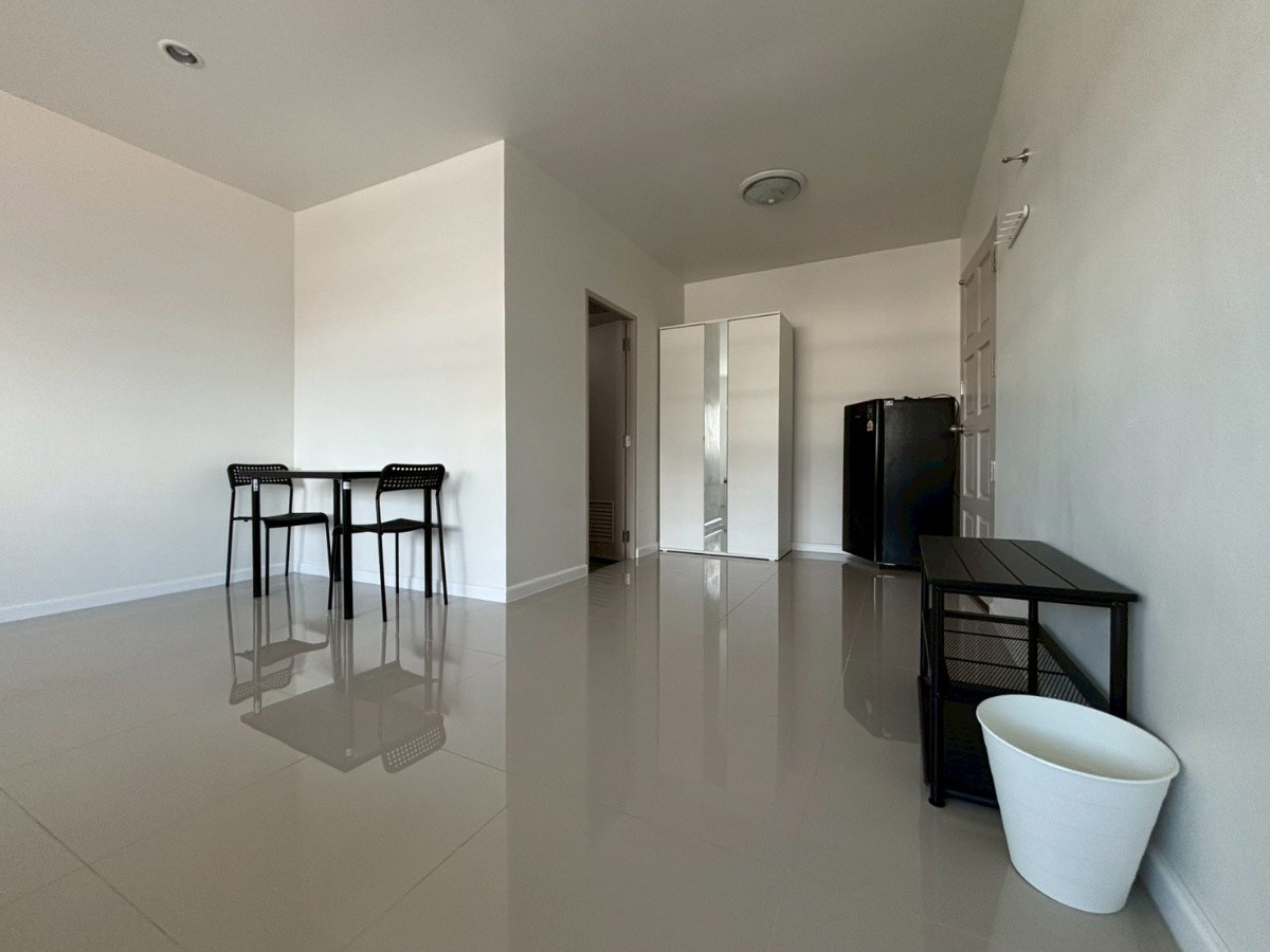 Condo · Huai Khwang, bangkok — photo 2