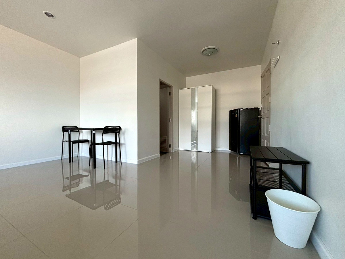 Pictures of Thanyathorn Private House 6 rooms with private bathrooms Near MRT Huai Khwang / Sutthisan 2/22