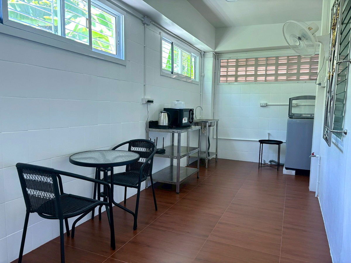 Pictures of Thanyathorn Private House 6 rooms with private bathrooms Near MRT Huai Khwang / Sutthisan 12/22