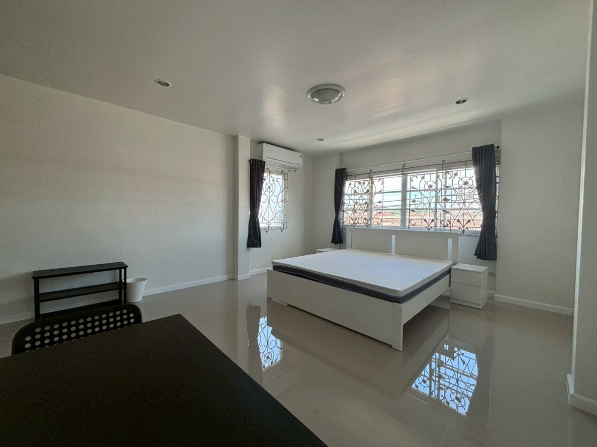 Condo · Huai Khwang, bangkok