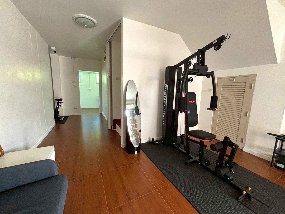 Pictures of Thanyathorn Private House 6 rooms with private bathrooms Near MRT Huai Khwang / Sutthisan 15/22