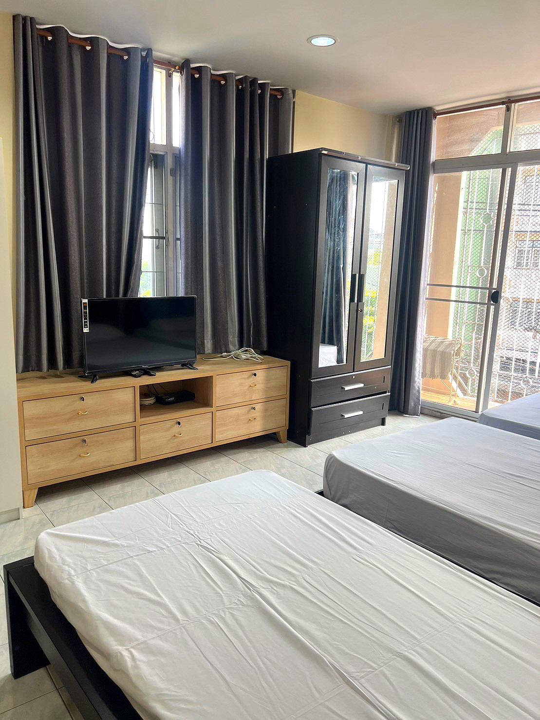 Pictures of Jittree Apartment 2/10