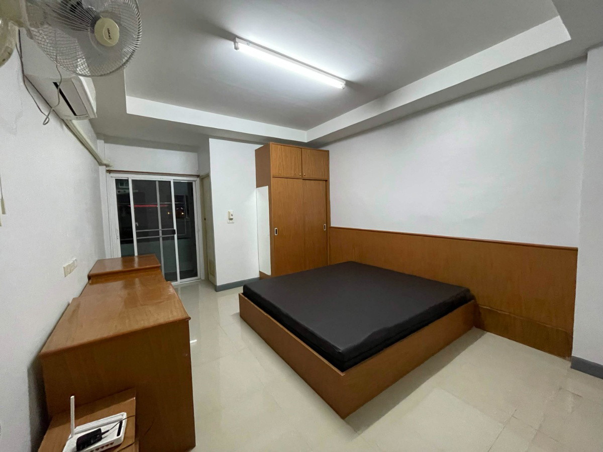Condo — photo 1