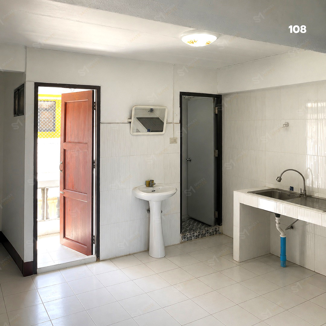 Pictures of P Apartment (Charan 37) near MRT Bang Khun Non & Fai Chai 4/18