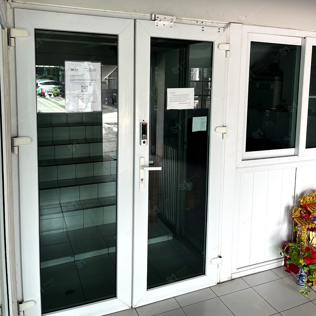 Pictures of P Apartment (Charan 37) near MRT Bang Khun Non & Fai Chai 16/18
