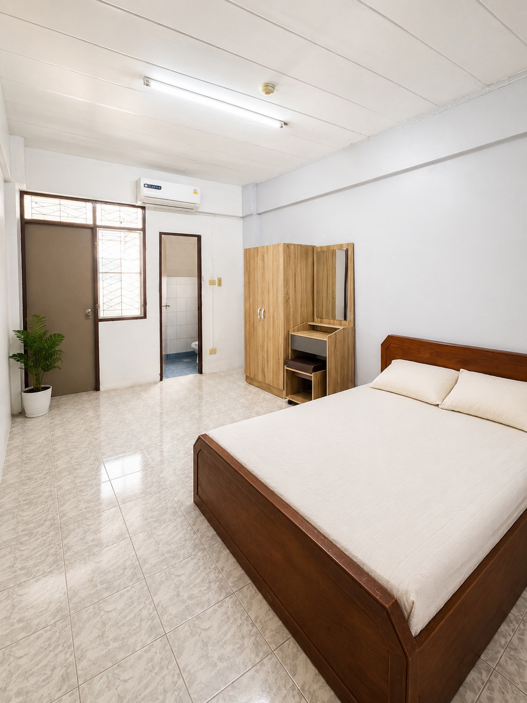 Condo · Wang Thonglang, bangkok — photo 3