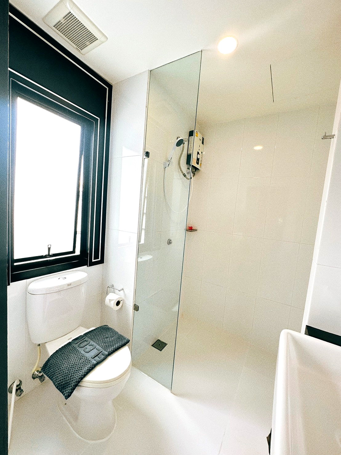 Pictures of 14 Sathorn Hotel : Daily room : Monthly & Service Apartment 100 Meter From BTS 18/18