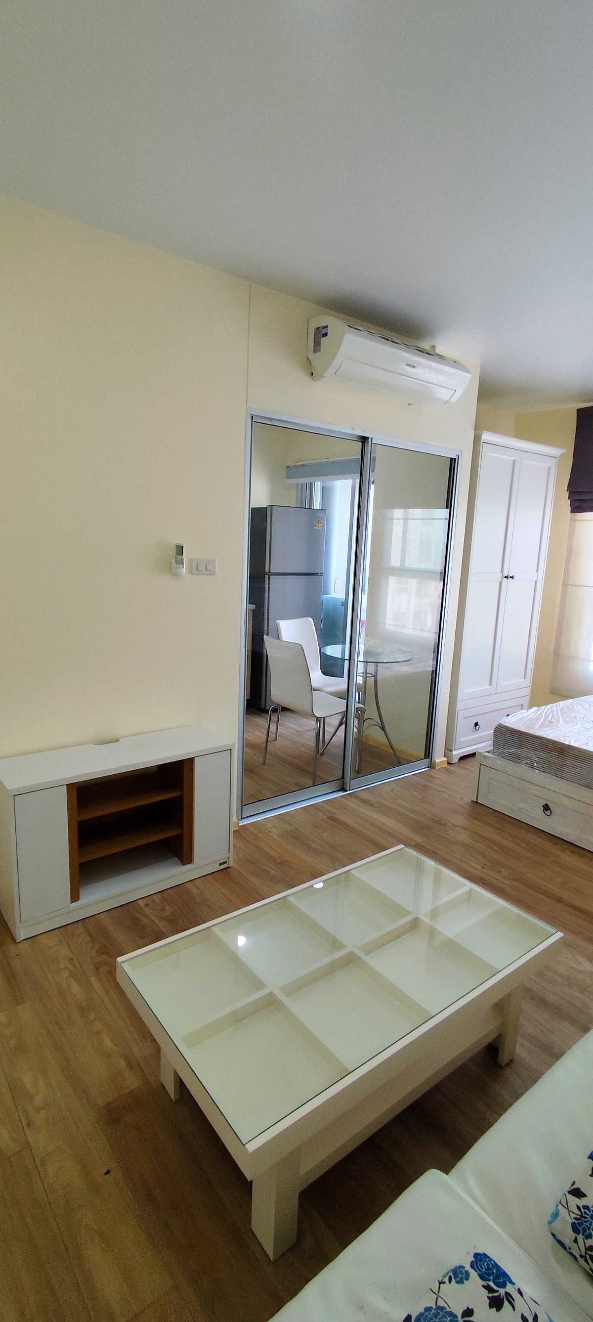 Pictures of ISSI Condo Suksawat 1/5