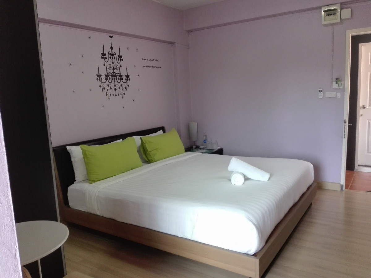 Condo · Saphan Sung, bangkok — photo 1