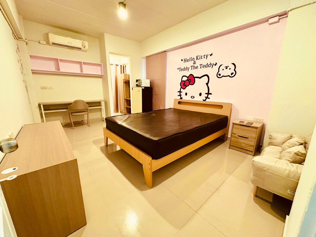 1 Bed Condo — photo 3