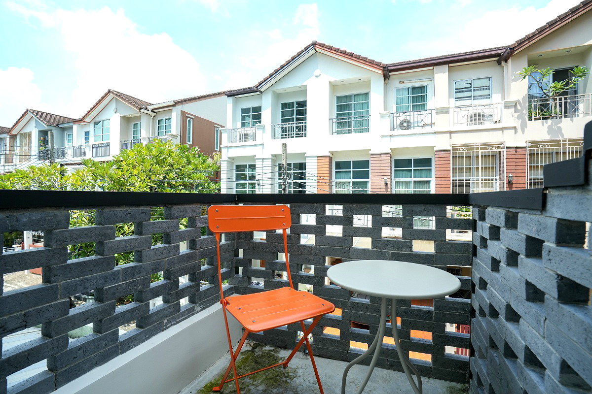 Pictures of day one space - Sukhumvit 52 - BTS On Nut (Free utilities&High Speed Internet) 19/20