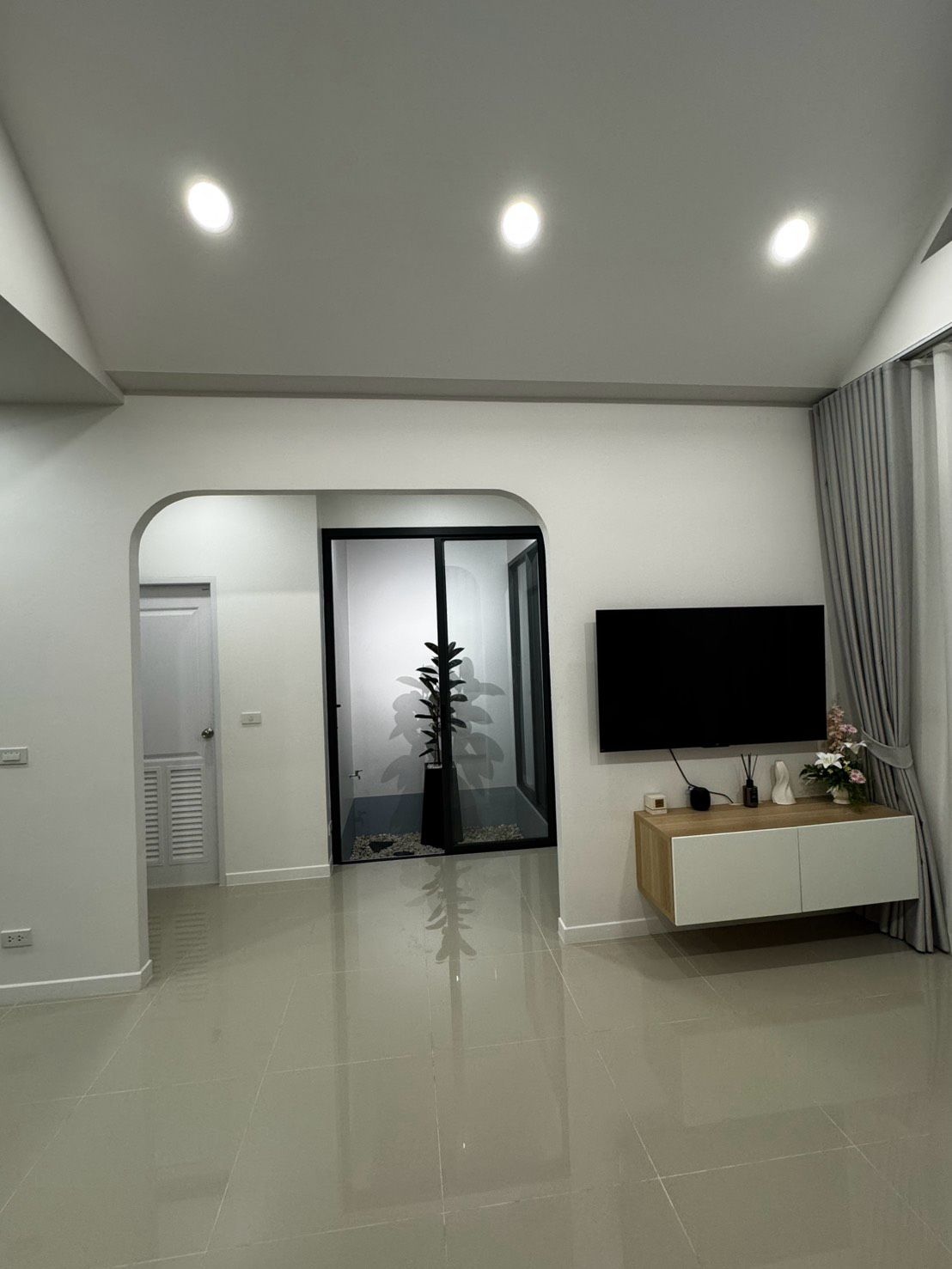Wales Valley by Life Phuket