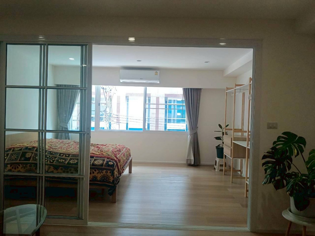 Condo · Bang Rak, bangkok — photo 2
