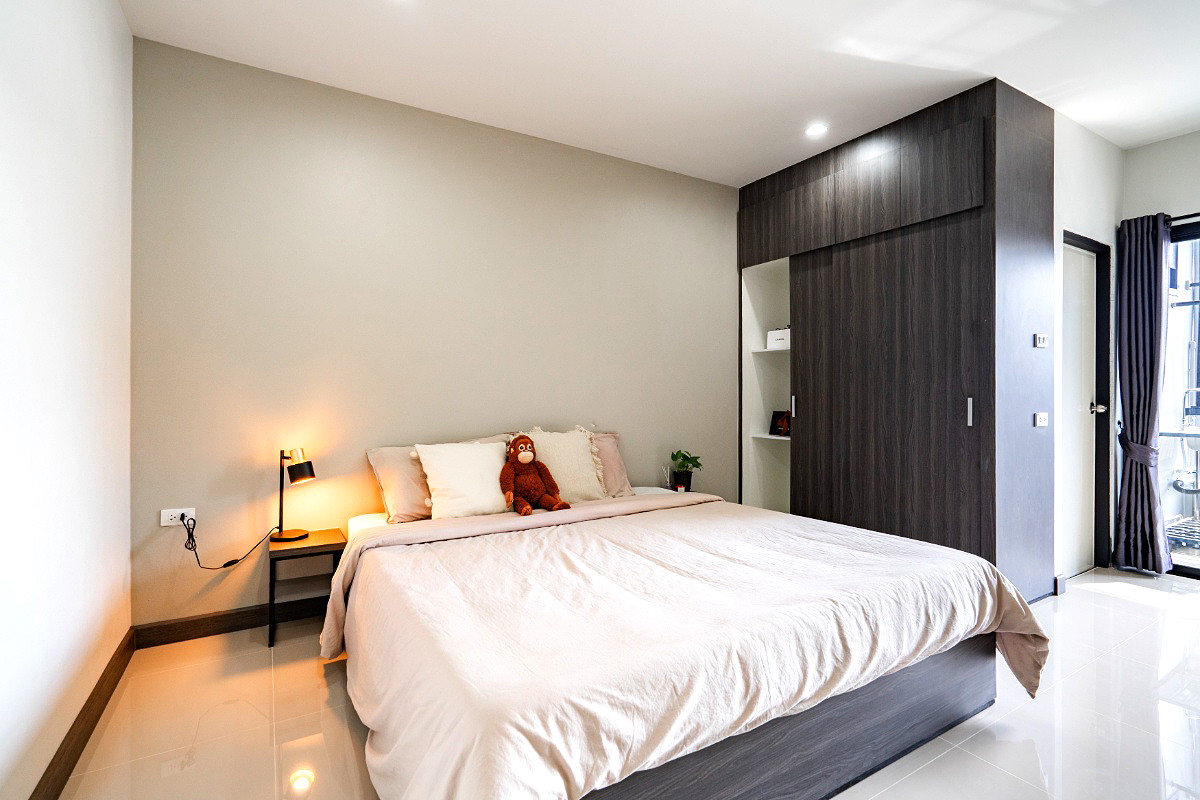 Pictures of KC Residence, Ubon University 3/16