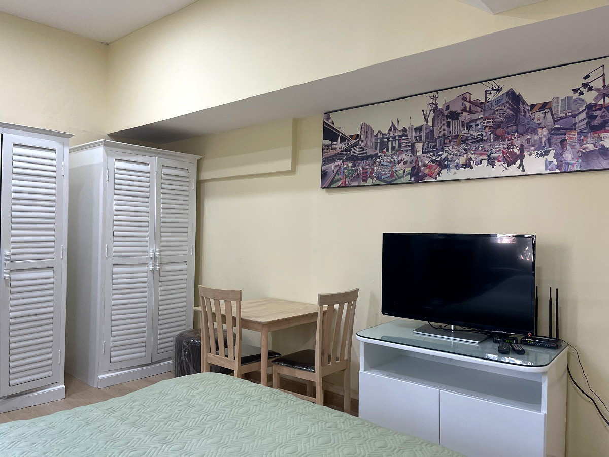 Pictures of Silom Suite Condo 2/19