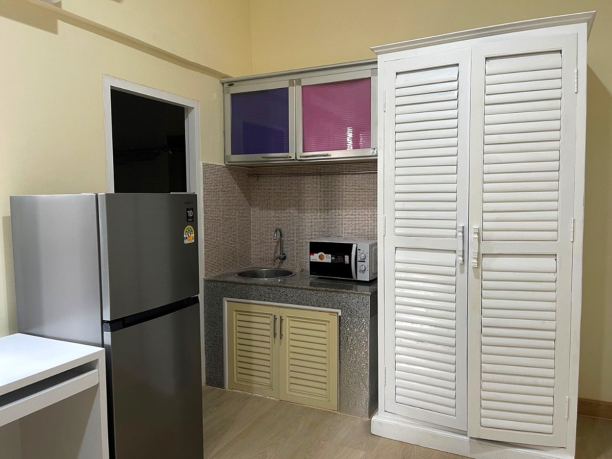 Pictures of Silom Suite Condo 3/19