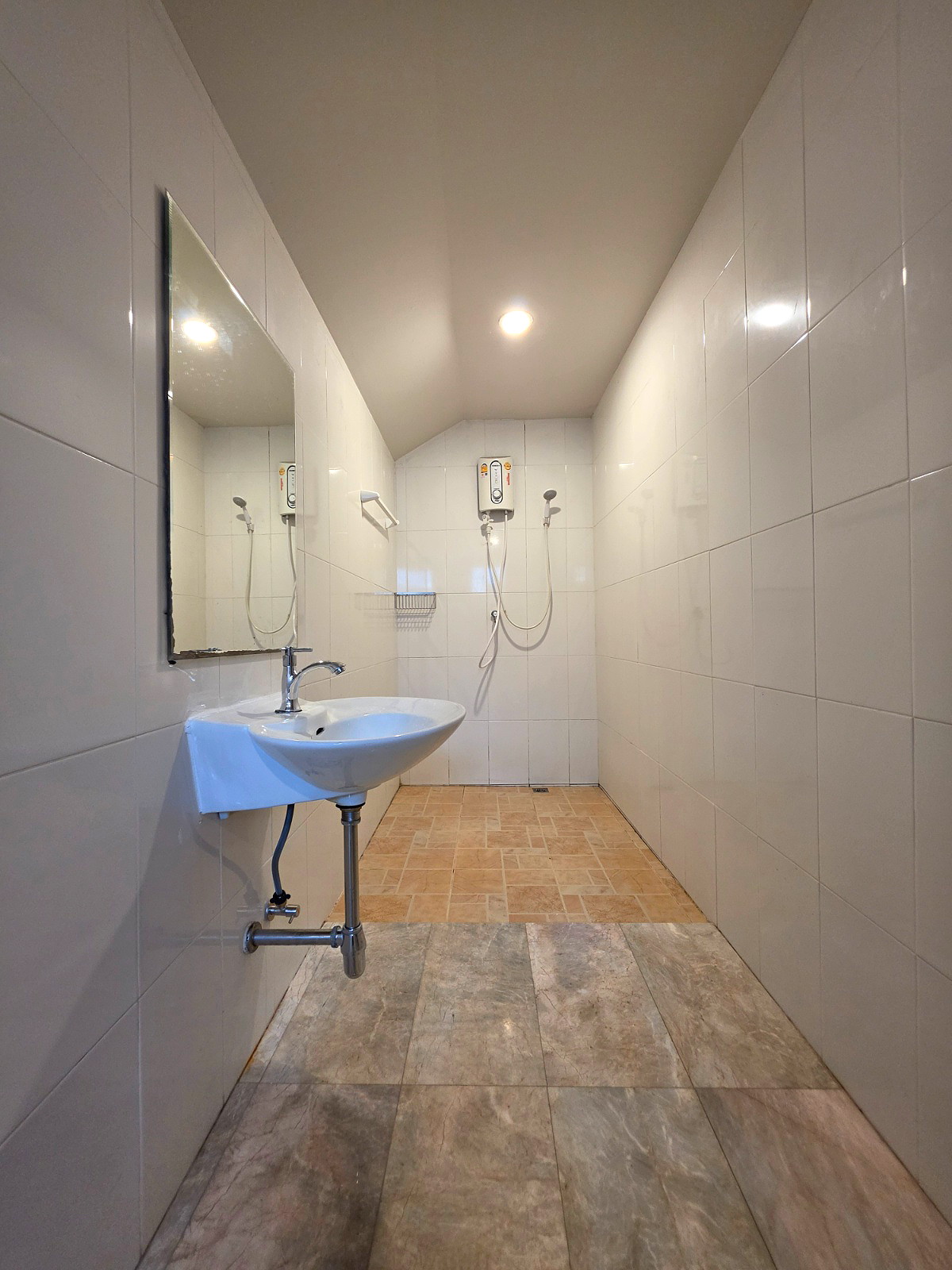 Pictures of Alpine Apartment Aiyara (Talaad Thai-Nawanakhon) 18/18