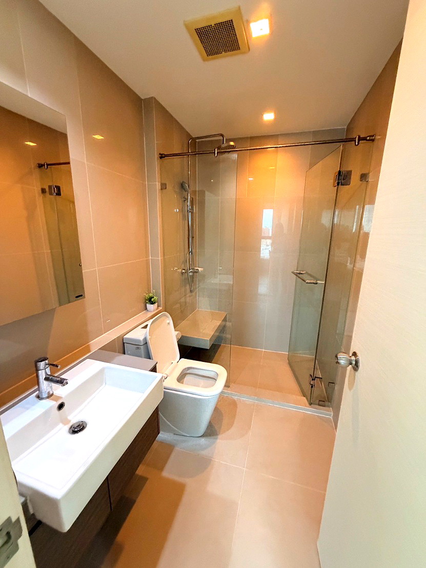 Pictures of Quin Condo 4/8