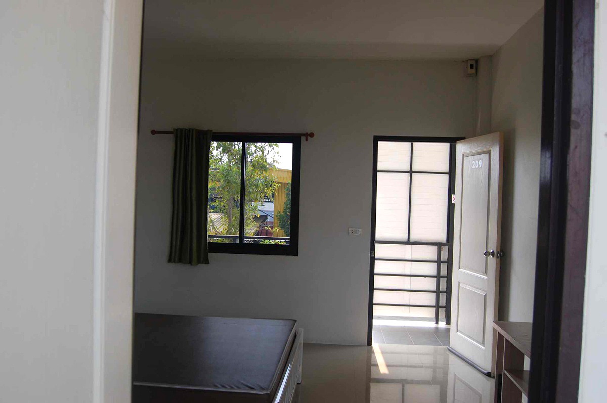 Pictures of Baan Bou Khao 28/33